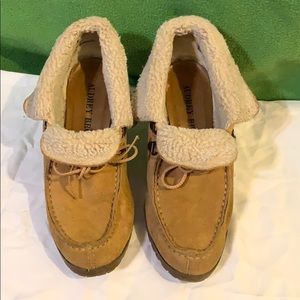 Super comfy suede leather booties